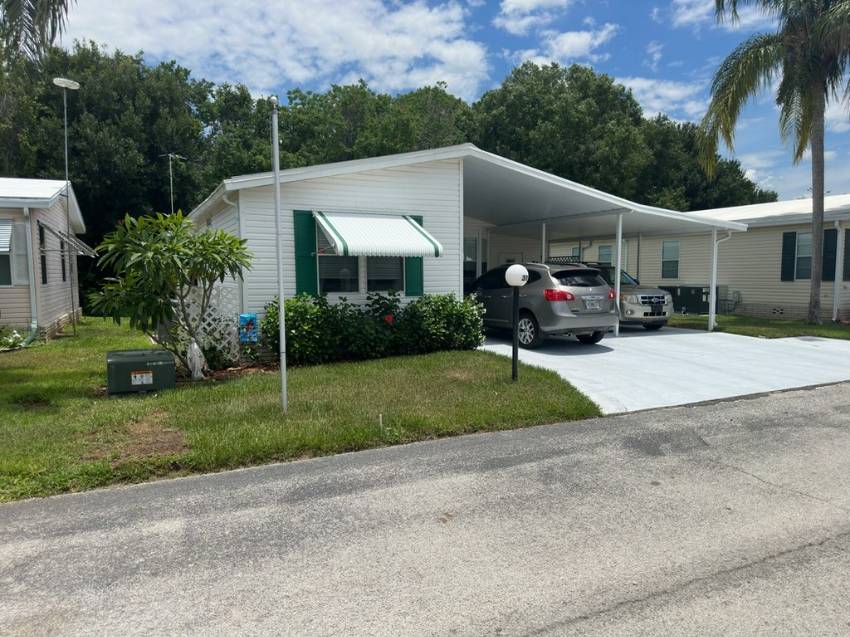 Haines City, FL Mobile Home for Sale located at 311 Maple Crest Drive The Landings At Lake Henry